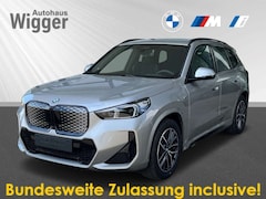 Bild des Angebotes BMW iX1 30/M Sportpaket/HUD/AD/AHK-klappbar