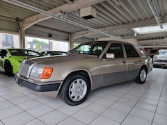 Bild des Angebotes Mercedes-Benz 230 E/Schiebedach/AHK/H-Zul./Sehr schöner Zust.