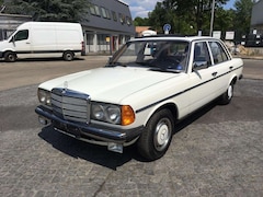 Bild des Angebotes Mercedes-Benz 230