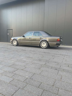 Mercedes-Benz E 500 500E