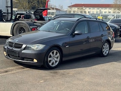 Bild des Angebotes BMW 320 Touring 320d*LEDER*XENON*NAVI*Standheizung*Memor