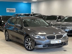 Bild des Angebotes BMW 320 d Aut/Navi/ParkAss/SportSitze/M-Lenkrad/Hi-Fi