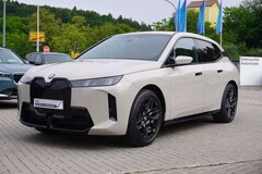Bild des Angebotes BMW iX xDrive45 M Sport PRO AHK HeadUp 22KW-Laden 360Kame