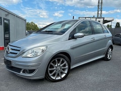 Bild des Angebotes Mercedes-Benz B 150 AUTOMATIK / PDC / NAVI / GUTER ZUSTAND /