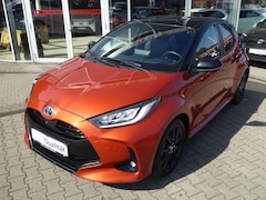 Bild des Angebotes Toyota Yaris 5-tg. 1.5H Style "Orange Edition" + JBL + Navi