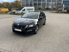 Bild des Angebotes Skoda Octavia RS Combi 2.0 TDI 4x4 DSG*NAVI*LED*