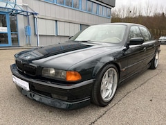 Bild des Angebotes BMW 740 BMW 740i Aut. Individual*Oxfordgrün/Beige