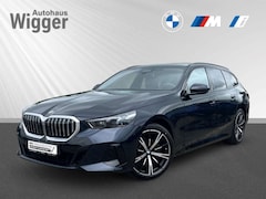 Bild des Angebotes BMW 520 d xDrive M Sport touring/HUD/StHZG/AHK/Pano