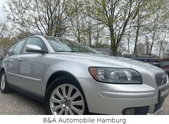 Bild des Angebotes Volvo V50 Kombi 2.4 Momentum Tüv+AU+Automatik+AHK