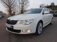 Bild des Angebotes Skoda Superb Combi 2,0 TDI Elegance Pano Leder Navi