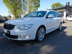Bild des Angebotes Skoda Superb Combi 2,0 TDI Elegance Pano Leder Navi