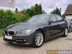 Bild des Angebotes BMW 328 i SPORT-L. NAVI,XEN,HUD,TW-A.,DAB,PDC,BT,1.HD!