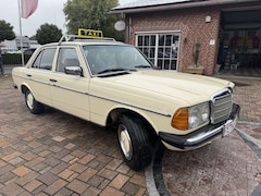Bild des Angebotes Mercedes-Benz 200 W123 Original Taxi Top-Restauriert 1-Hand