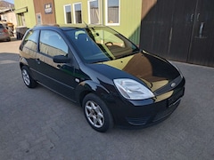 Bild des Angebotes Ford Fiesta 1,3, Klima, Service neu, TÜV 03/2027!
