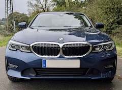 Bild des Angebotes BMW 320 320i Aut. Advantage