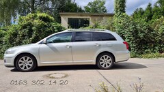 Bild des Angebotes Toyota Avensis COMBI 1.8 KLIMA  2.HAND + AHK +SHZ +ALUS