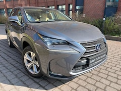 Bild des Angebotes Lexus NX 300 h*ALLRAD*1.HAND*PANO*TOTW*HUD*RELAX GARANT