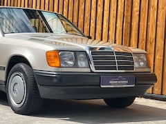 Bild des Angebotes Mercedes-Benz 250 D W124 Automatik, 1a Zustand, nur 137 Tkm