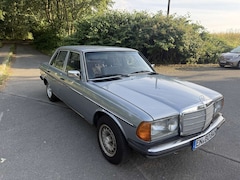 Bild des Angebotes Mercedes-Benz Baureihe 123 240 D