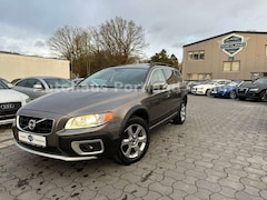Bild des Angebotes Volvo XC70 Summum AWD 2.4 D5/S-Heft/S-Dach/Luftfahrwer