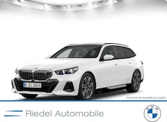 Bild des Angebotes BMW i5 eDrive40 Touring M Sportpaket Pano AHK DAPro