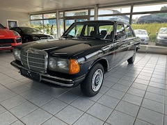 Mercedes-Benz 200 *W123*Oldtimer*D-Erstauslieferung*Radio*