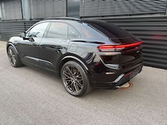 Bild des Angebotes Porsche Macan E Turbo-REALITY HEAD UP- MEGAVOLL!!