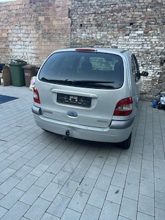 Bild des Angebotes Renault Scenic 1.6 Benziner