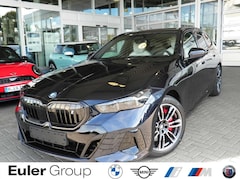 Bild des Angebotes BMW i5 eDrive40 Touring Sportpaket HUD Luftfederung AHK-k