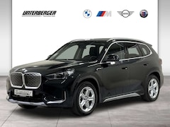 Bild des Angebotes BMW iX1 xDrive30 xLine AHK RFK DA PA ALED Sitzhzg