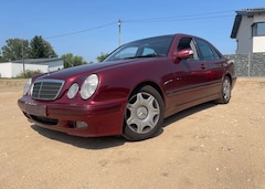 Bild des Angebotes Mercedes-Benz E 320 CDI Leder+Sihz+TÜV 08/2026+AHK+Temp+Klima