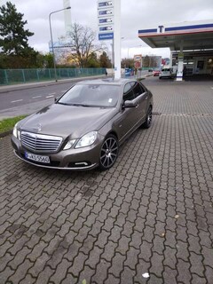 Bild des Angebotes Mercedes-Benz E 350 CDI DPF BlueEFFICIENCY 7G-TRONIC Elegance