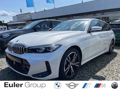Bild des Angebotes BMW 330 i A xDrive Touring Sportpaket Navi SHZ ParkAss Hif