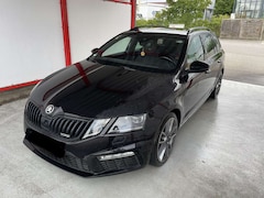 Bild des Angebotes Skoda Octavia Combi 2.0 TDI 4x4 DSG RS