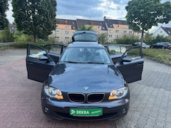 Bild des Angebotes BMW 120 i 1.HAND. UNFALLFREI .LEDER .KLIMAAUTOMATIK.TOP