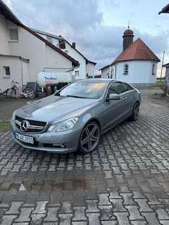Bild des Angebotes Mercedes-Benz E 220 CDI DPF Coupe BlueEFFICIENCY Automatik Avantgarde