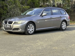 Bild des Angebotes BMW 318 Touring 318d+AUTOMATIK+KLIMA+AHK+XENON+S-HEIZUNG+