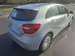 Bild des Angebotes Mercedes-Benz A 180 A 180 (BlueEFFICIENCY) 7G-DCT-Navi-PTS-Sitzheizung