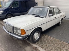 Bild des Angebotes Mercedes-Benz Baureihe 123 Baureihe 123 200