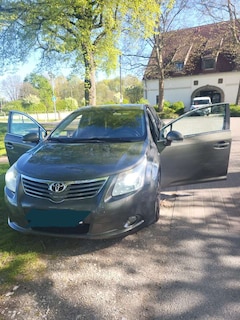 Bild des Angebotes Toyota Avensis Combi 2.2 D-4D Automatik Edition