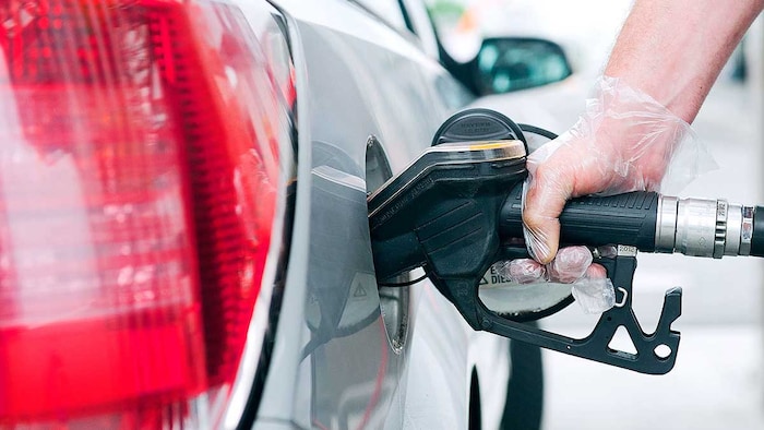 Benzin- und Diesel Tanken an Zapfsäule