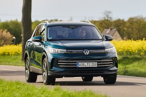 Wunderschne Muse Im Auto Bild