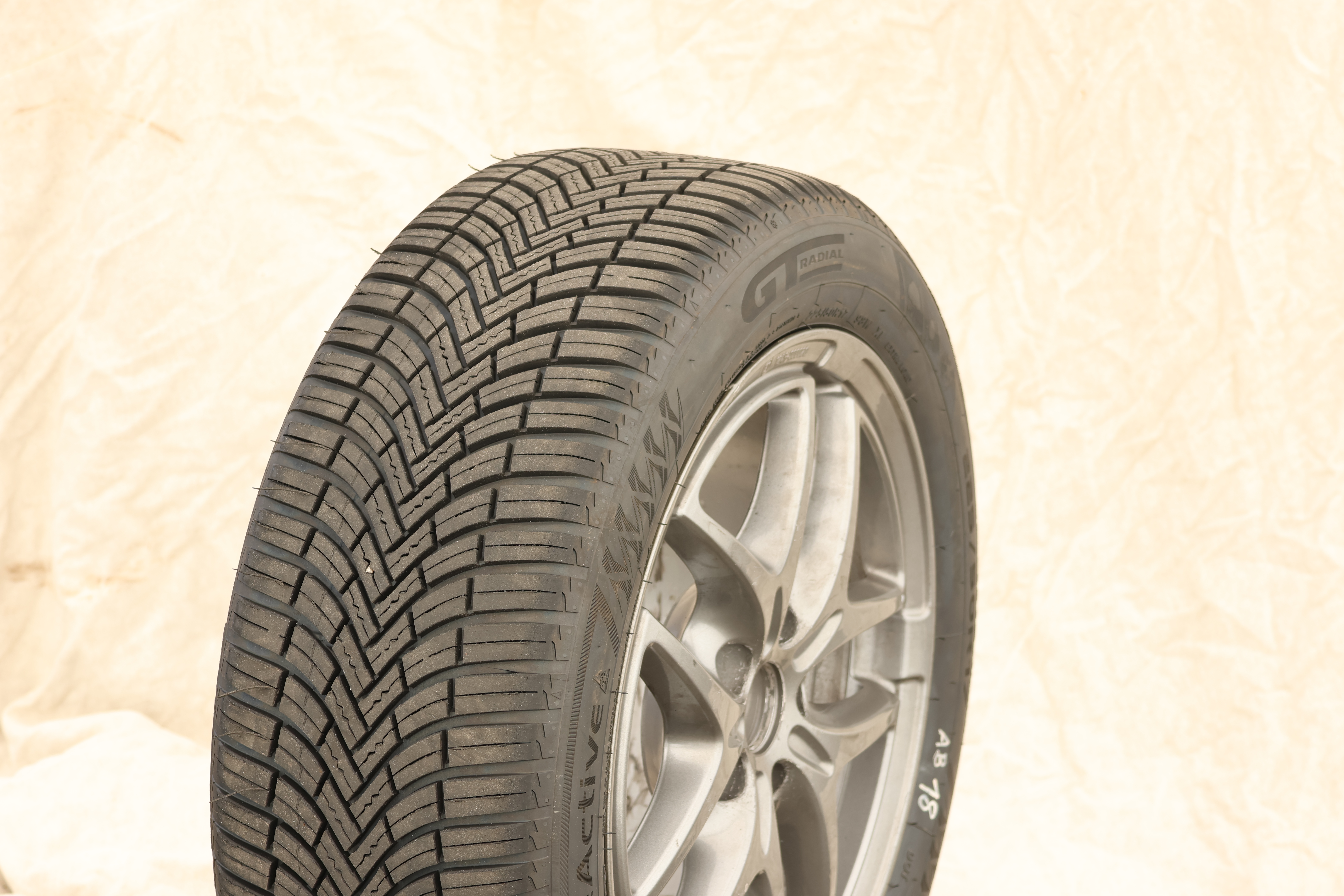 GT Radial ClimateActive (98 W)