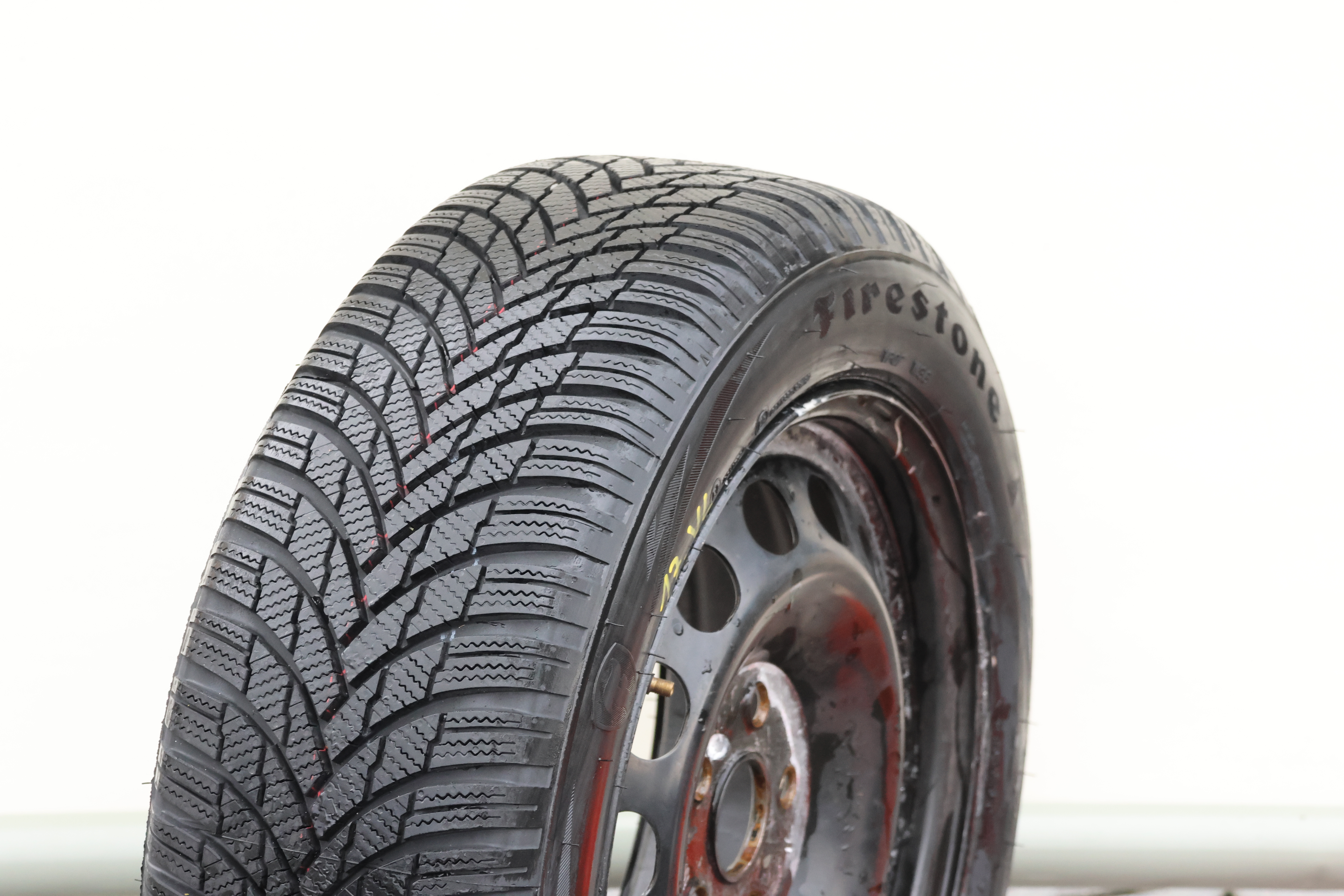 Firestone Winterhawk 4 (91H)