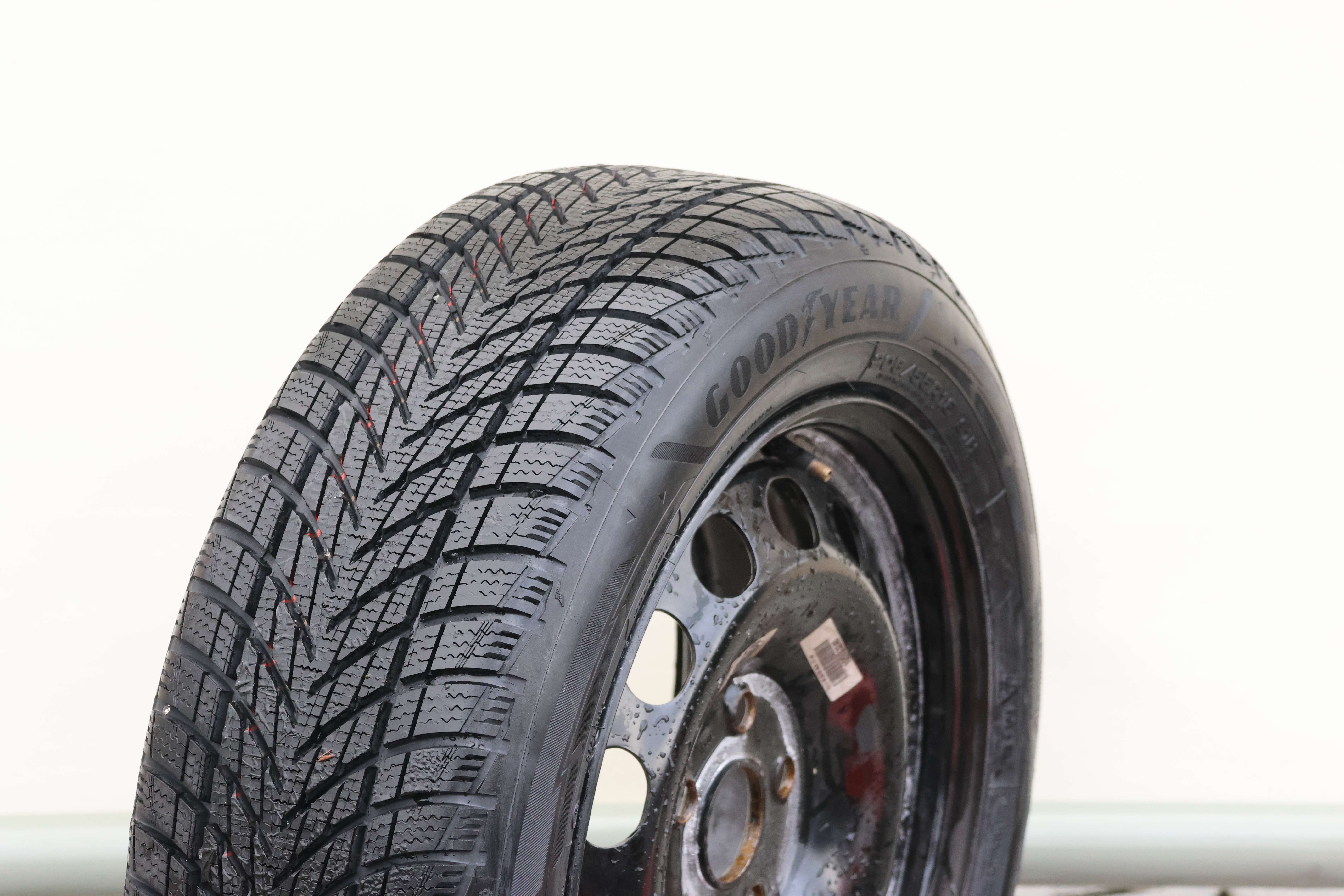 Goodyear UltraGrip Performance 3 (91H)