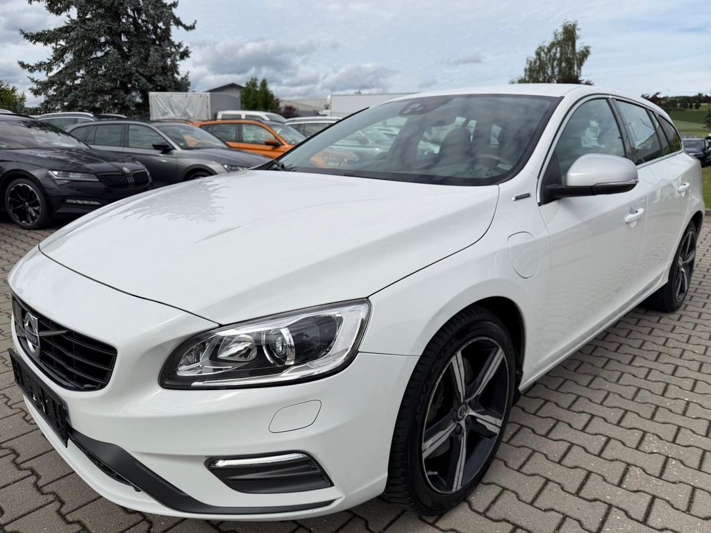 Bild des Angebotes Volvo V60 D6 R-Design TWIN ENGINE Hybrid Navi PDC Alu