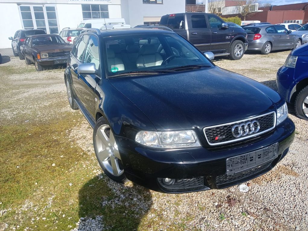 Audi RS4 2.7 quattro -