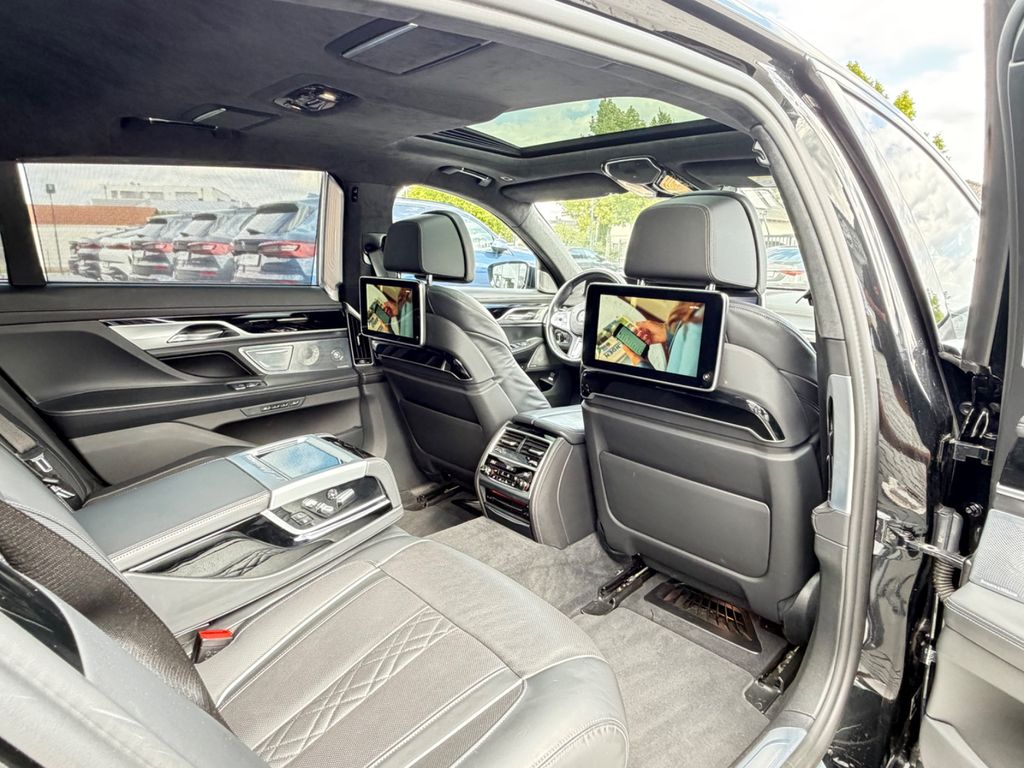Bild des Angebotes BMW 740xd*LANG*MSport*3xTV*360°ACC*HUD*LASER*DAB*