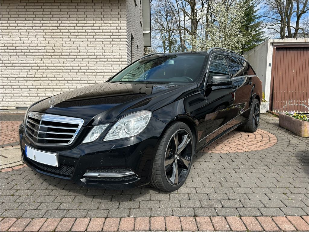 Bild des Angebotes Mercedes-Benz E 250 CDI AVANTGARDE DISTRONIC AUTOM. XENON AHK