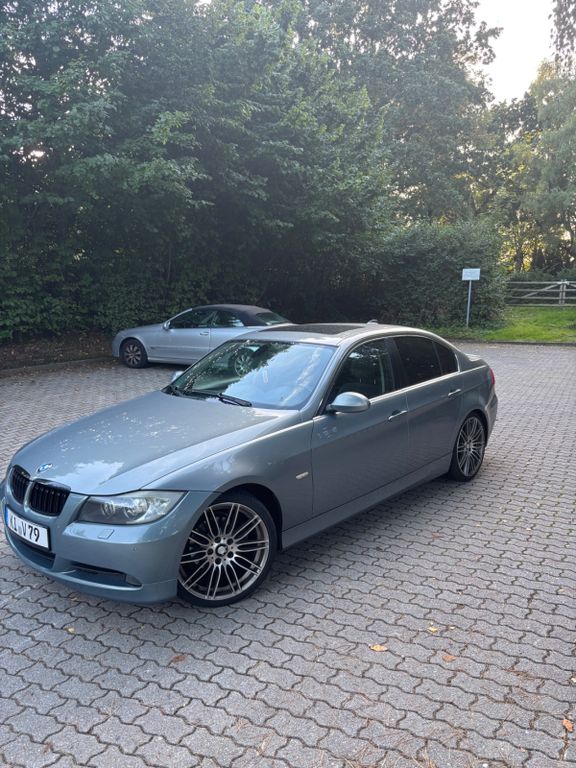 Bild des Angebotes BMW 325i -